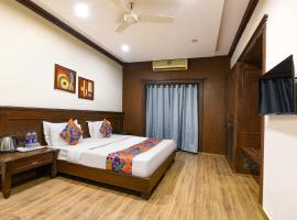 FabHotel Siris 18, отель в Гургаоне