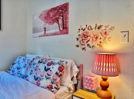 Cozy 1 Bedroom Apartment 10 minutes to SeaTac Airport, апартаменты/квартира в Сиэтле