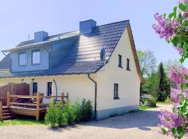 Das Sommerhaus - im Land der tausend Seen - FeWo mit Terrasse - Stadt, Wald und Wasser nah, Hotel in Federow