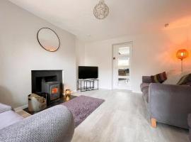 Academy Street Cottage, hotel in Tain