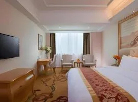 Vienna Hotel Guangdong Qingyuan Wanda Plaza Xincheng Beijiang