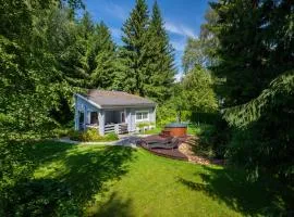 Romantic cozy house Kirzacinas pirts with sauna close to seaside