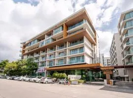 The Nimmana Condo 410 - Super Deluxe 1BR Balcony extension