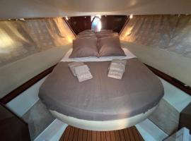 Vedette Cristal Prestige 32, hotell i Les Sables-dʼOlonne