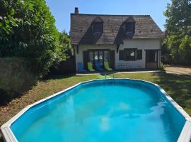 Gite du Puits Tournant - Chambre 1, ξενοδοχείο σε Poilly-lez-Gien