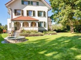 Charmante Villa mit Seeblick, hotel Seengenben