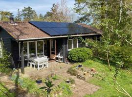 Awesome Home In Fårevejle With Kitchen, ξενοδοχείο σε Fårevejle
