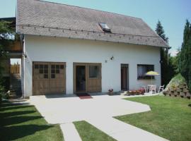 VUCA medencés, klimatizált Apartmanház, hotel v destinaci Balatonboglár