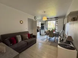 Modern apartment with direct beach access