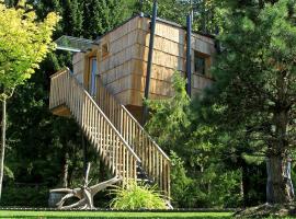 Enchanting Tree House Overlooking Savinja River near Ljubljana, Slovenia, hotel di Luče