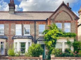 5 Bedroom Period House in the Historic Heart of Cambridge - sleeps 12