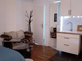 Studio Neuilly Paris La Défense