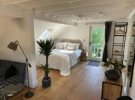 Hope Valley - Studio - Sleeps 2 - Parking