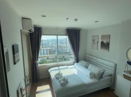 Minimalist Condo in Pinklao, condominio en Bangkok