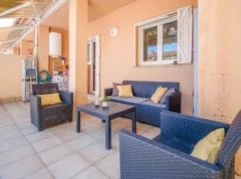 3 Bedroom Stunning Home In Miami Platja