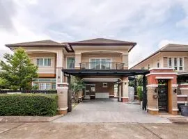 Kevin's Pool Villa at Chiang Mai - 4BDR 4Bath Airport & Old City 5min