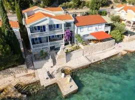 SeVeN Holiday home - Beachfront by the Sea, Velebit, Nature