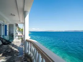 SeVeN Holiday home - Beachfront by the Sea, Velebit, Nature