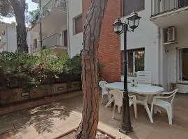 Apartamento con terraza a metros de la playa y zona comercial, ideal familiar - Costa Brava - ES-209-68