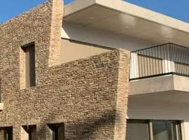 Lithéa, stone residence