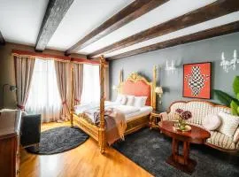 Nosticova Heritage