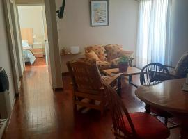 Gutierrez Home、メンドーサのアパートメント