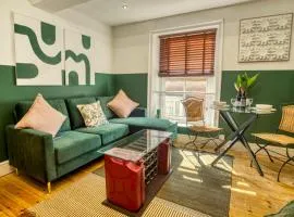 Stylish Steep Hill Apartment Pass the Keys
