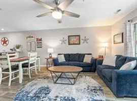 Americondo -Sleeps 8 Only blocks from 76 Strip