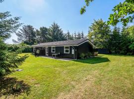 3 Bedroom Stunning Home In Hals, hotel v destinaci Hals