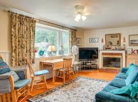 Walk to Haigis Beach Family Home with Fire Pit!