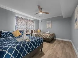 Stylish 2BR Saltwater Pool