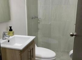 laureles hostal 1، بيت شباب في Estaci&oacute;n El Salto