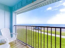 Fabulous oceanfront find in Flagler Beach w/shared pool, WiFi, central AC, W/D