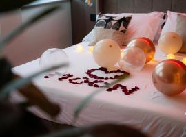 Moon Luxury Suite, love hotel in Catania