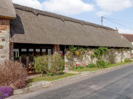 3 Bed in Coombe Keynes DC029, Hotel in Wool