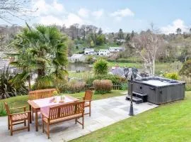 4 Bed in Lerryn 51028