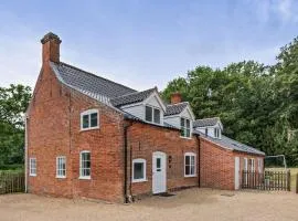 5 Bed in Wroxham 56103