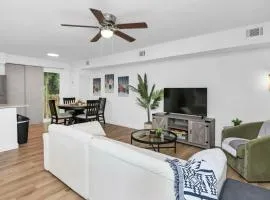 Stay West Side 2BR Near DT