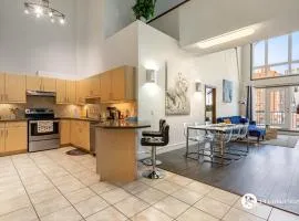 Executive 3 Bedroom Penthouse in Downtown Calgary