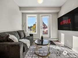 Luxury Getaway in Inglewood with 2 Bedrooms Sofa Bed and Heated Underground Parking