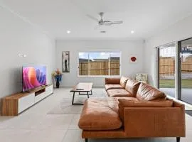 Modern 3BR Home in Peaceful Park Ridge Estate