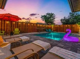 Saltwater Siesta! Pool, Games & Family Fun Await