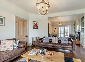 4 Bed in Tenby FB193