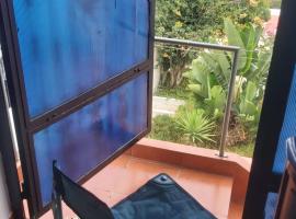 Maisons D'hôtes, hotel v destinaci Aouchtame