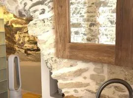 Ola Cave Studio Dryopida Kythnos