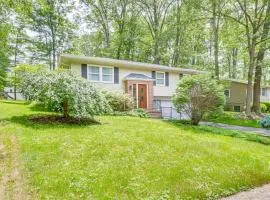 Patio, 2 Living Rooms, 5 Mi to Beaver Stadium