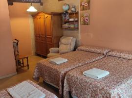 Sagardikoetxea HABITACIONES CON BAÑO EN CASA RURAL, hotel v destinaci Oskotz