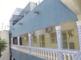 Torobali IMMO Studio 7- Modern & Bright- Central Bamako - WIFI & Solar Power