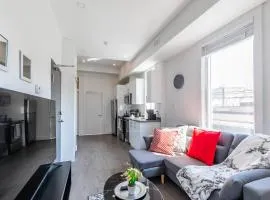 Modern & Bright 2BR Suite - Stay Street