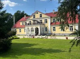 Kailes Manor